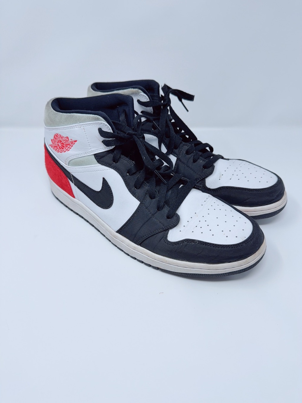 Nike Air Jordan 1 Mid White Black Gym Red Sneakers Menโs Size 15 - Picture 4 of 9